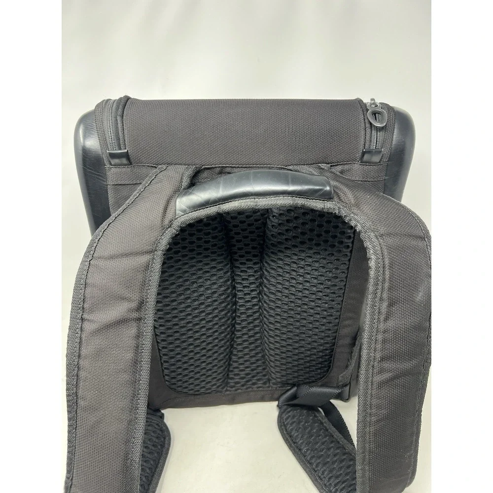 Tumi excellent used